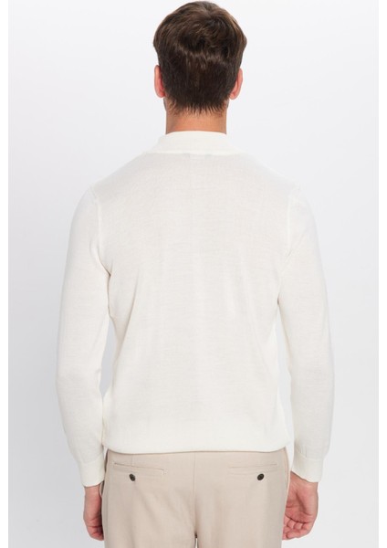 Erkek Slim Fit Dar Kesim Yarım Balıkçı Yaka Düz Beyaz Triko Kazak indirimleri
