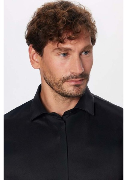 Slim Fit Uzun Kollu Gizli Pat Sırtı Körüklü Düz Siyah Erkek Gömlek