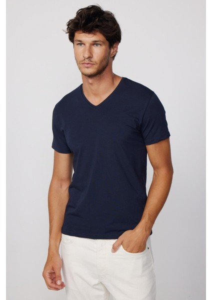 Erkek Slim Fit Dar Kesim Pamuklu Yumuşak Dokulu Likralı Esnek Kumaş Düz Basic Lacivert V Yaka Tişört modelleri