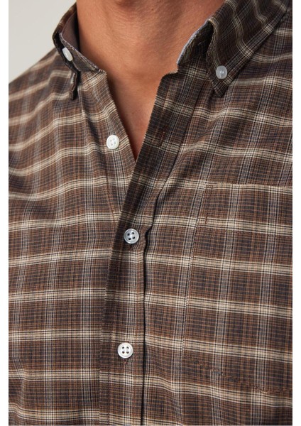 Erkek Regular Fit Klasik Kesim Düğmeli Yaka Küçük Kareli Pamuklu Gömlek fırsatları