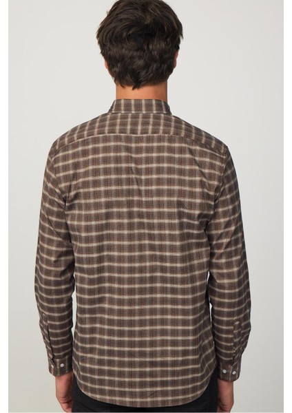 Erkek Regular Fit Klasik Kesim Düğmeli Yaka Küçük Kareli Pamuklu Gömlek indirimleri