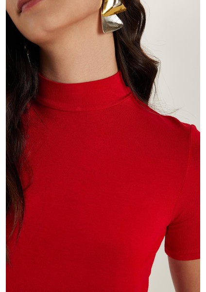 Kadın Standart Fit Kısa Kollu Yarım Balıkçı Yaka Kırmızı Bluz modelleri