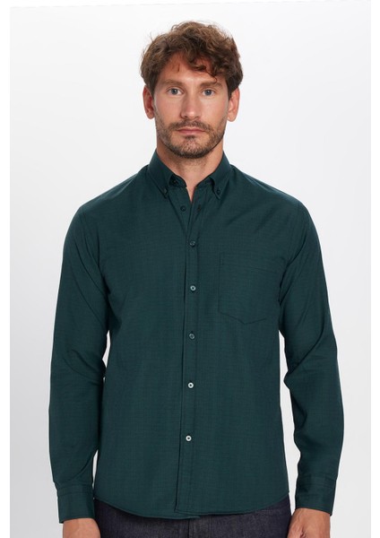 Erkek Regular Fit Klasik Kesim Pamuklu Küçük Kareli Düğmeli Yaka Gömlek modelleri