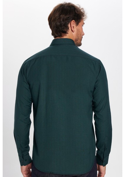 Erkek Regular Fit Klasik Kesim Pamuklu Küçük Kareli Düğmeli Yaka Gömlek indirimleri