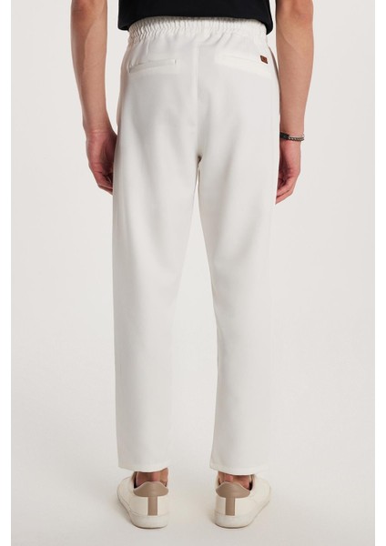 Erkek Regular Fit Beli Lastikli Bağcıklı Jogger Beyaz Pantolon Rahat Kesim Yan Cepli fiyatları