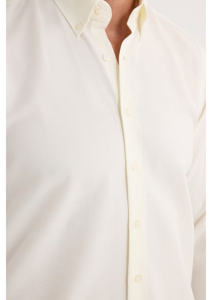 Regular Fit Düğmeli Yaka Pamuklu Kolay Ütü Oxford Düz Erkek Ekru Gömlek modelleri