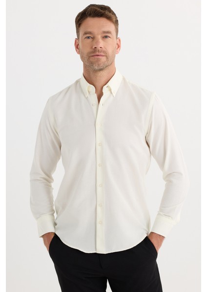 Regular Fit Düğmeli Yaka Pamuklu Kolay Ütü Oxford Düz Erkek Ekru Gömlek fırsatları