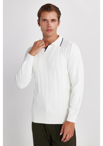 Erkek Slim Fit Dar Kesim Çizgi Detaylı Beyaz Polo Yaka Kazak fırsatları