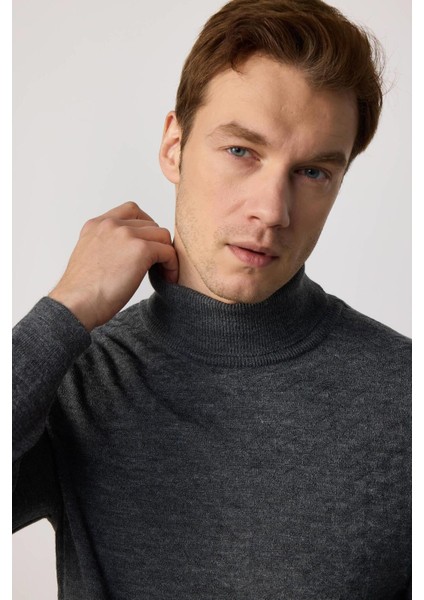 Erkek Tam Balıkçı Yaka Önü Desenli Gri Triko Kazak modelleri