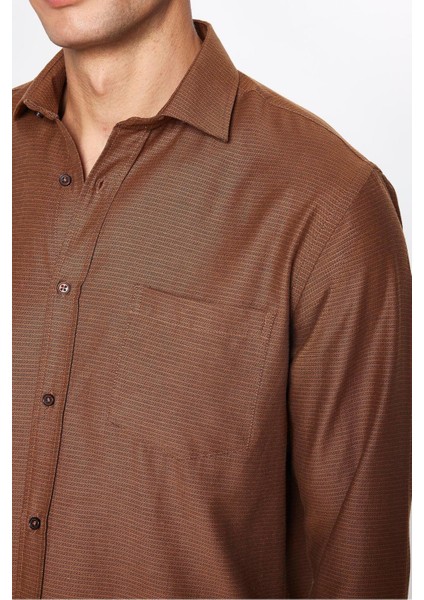 Erkek Regular Fit Klasik Kesim Pamuklu Armürlü Kahverengi Gömlek indirimleri