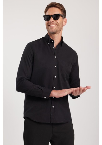 Erkek Regular Fit Klasik Kesim Oxford Doku Yaka Düğmeli Cepli Nakışlı Siyah Gömlek fiyatları