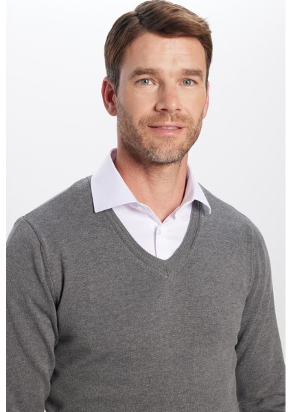 Erkek Standart Fit Normal Kesim V Yaka Pamuklu Gri Triko Kazak fırsatları