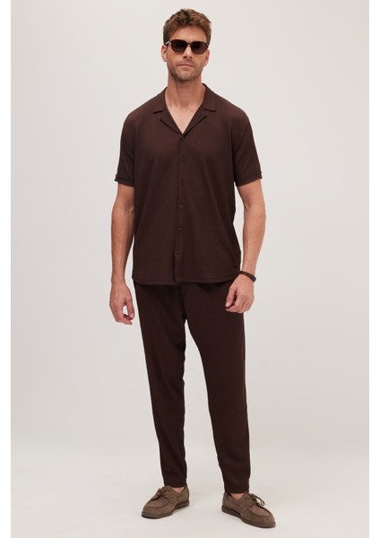 Erkek Standart Fit Kısa Kollu Beli Bağcıklı Apaş Yaka Kahverengi Gömlek Jogger Takım modelleri