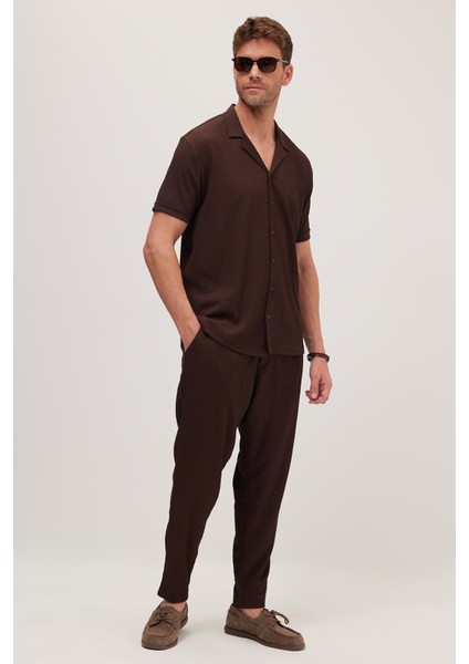 Erkek Standart Fit Kısa Kollu Beli Bağcıklı Apaş Yaka Kahverengi Gömlek Jogger Takım fırsatları