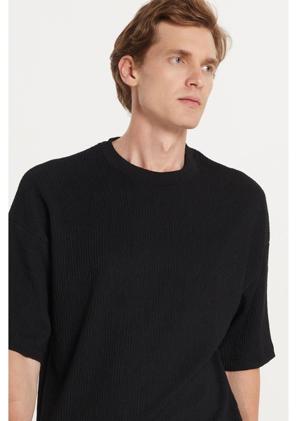 Erkek Oversize Geniş Kesim Bisiklet Yaka Gofre Kumaş Beli Bağcıklı Siyah Şort Takım