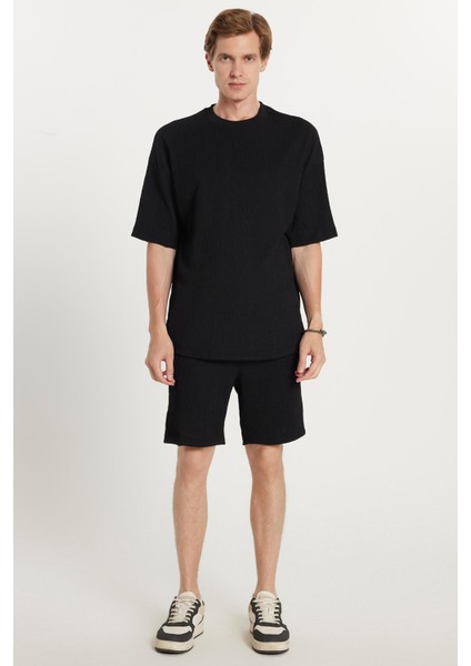 Erkek Oversize Geniş Kesim Bisiklet Yaka Gofre Kumaş Beli Bağcıklı Siyah Şort Takım modelleri