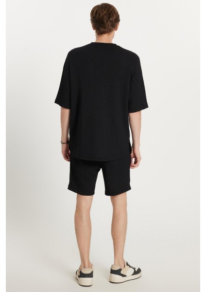 Erkek Oversize Geniş Kesim Bisiklet Yaka Gofre Kumaş Beli Bağcıklı Siyah Şort Takım fırsatları