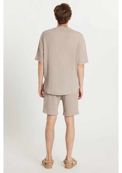 Erkek Oversize Geniş Kesim Bisiklet Yaka Gofre Kumaş Beli Bağcıklı Taş Renk Şort Takım indirimleri