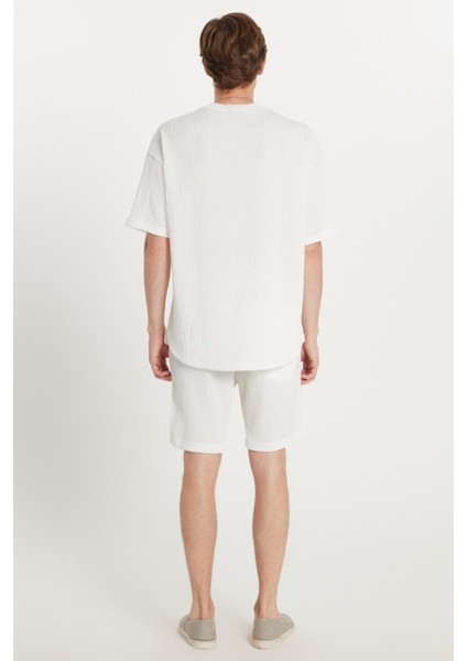 Erkek Oversize Geniş Kesim Bisiklet Yaka Gofre Kumaş Beli Bağcıklı Beyaz Şort Takım indirimleri