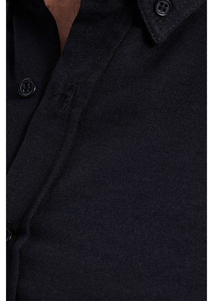 Erkek Slim Fit Dar Kesim Uzun Kollu Pamuklu Oxford Doku Kolay Ütü Siyah Düğmeli Yaka Gömlek
