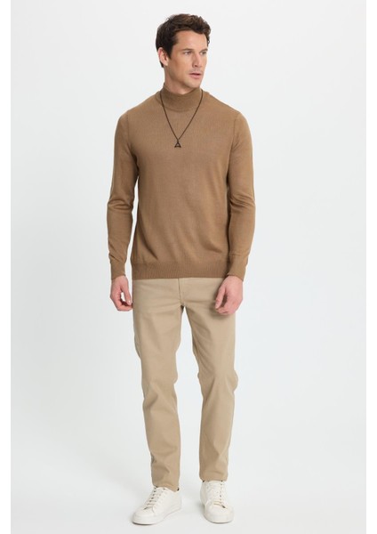 Erkek Standart Fit Normal Kesim Yarım Balıkçı Yaka Düz Koyu Vizon Triko Kazak fırsatları