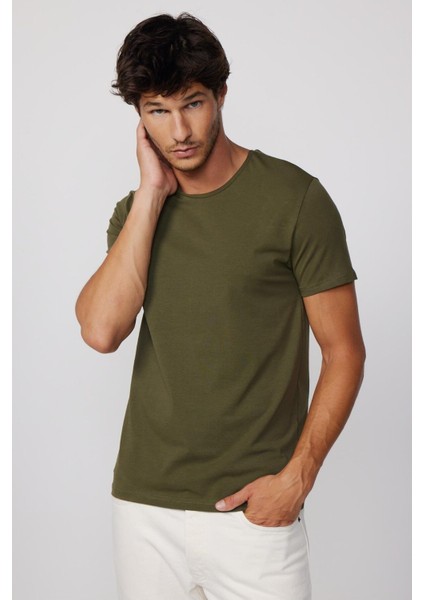 Erkek Slim Fit Dar Kesim Pamuklu Yumuşak Doku Likralı Esnek Kumaş Basic Haki Bisiklet Yaka Tişört modelleri