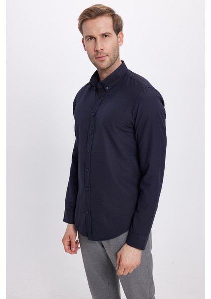 Erkek Slim Fit Dar Kesim Uzun Kollu Pamuklu Oxford Doku Kolay Ütü Lacivert Düğmeli Yaka Gömlek fırsatları