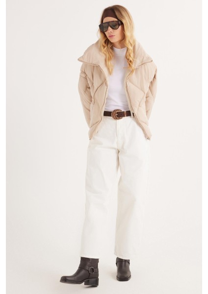 Kadın Oversize Geniş Kesim Şişme Dik Yaka Bej Mont fırsatları