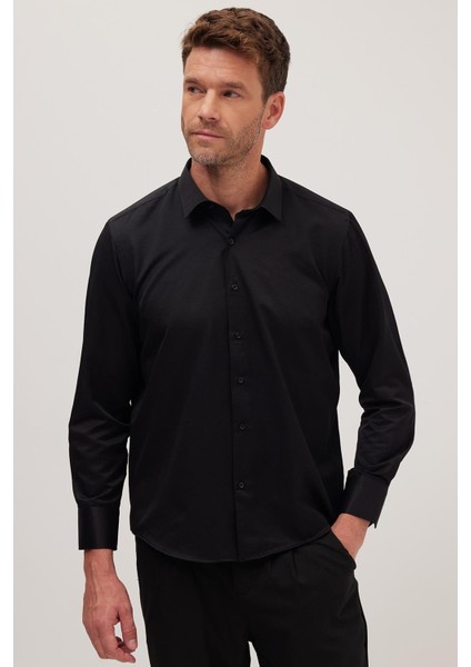 Erkek Regular Fit Klasik Kesim Pamuklu Düz Siyah Gömlek fırsatları