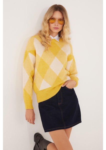 Kadın Slim Fit Dar Kesim Bisiklet Yaka Desenli Sarı Kazak indirimleri