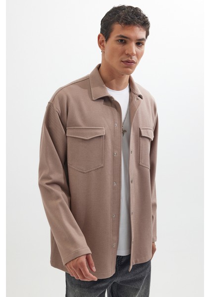 Erkek Relax Fit Rahat Kesim Çift Cepli Örme Vizon Apaş Yaka Gömlek indirimleri