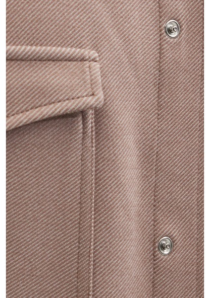 Erkek Relax Fit Rahat Kesim Çift Cepli Örme Vizon Apaş Yaka Gömlek