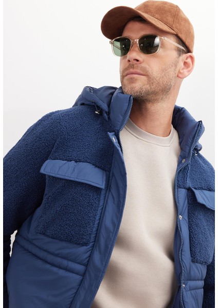 Erkek Regular Fit Klasik Kesim Kapüşonlu Fermuarlı Çıtçıt Kapamalı Lacivert Mont fiyatları