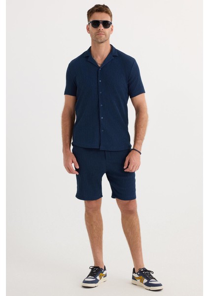 Erkek Slim Fit Dar Kesim Apaş Yaka Beli Bağcıklı İndigo Gömlek Şort Takım fırsatları