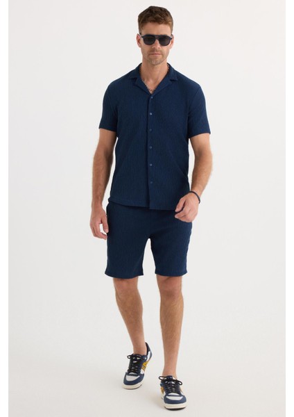 Erkek Slim Fit Dar Kesim Apaş Yaka Beli Bağcıklı İndigo Gömlek Şort Takım indirimleri