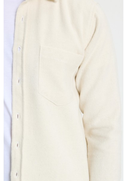 Erkek Regular Fit Klasik Kesim Düz Cepli Ekru Oduncu Gömlek modelleri