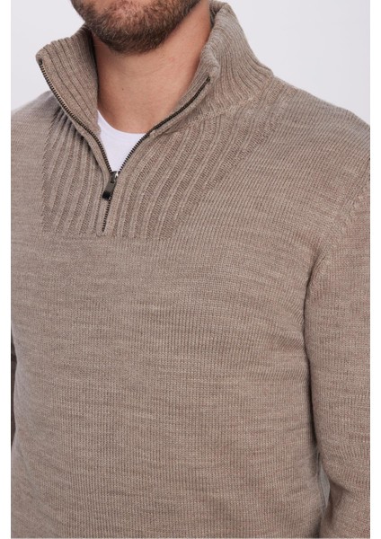 Erkek Slim Fit Dar Kesim Armürlü Fermuarlı Kahve Dik Yaka Triko Kazak fiyatları