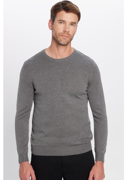 Erkek Standart Fit Normal Kesim Bisiklet Yaka Gri Triko Kazak modelleri