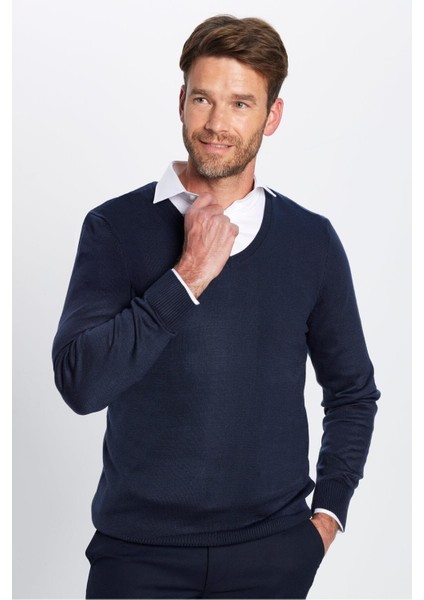 Erkek Standart Fit Normal Kesim Yumuşak Dokulu Tüylenmeyen Lacivert V Yaka Triko Kazak fiyatları