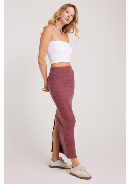 Kadın Slim Fit Dar Kesim Yırtmaçlı Bordo Etek fiyatları