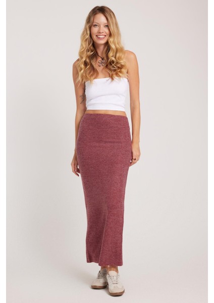 Kadın Slim Fit Dar Kesim Yırtmaçlı Bordo Etek indirimleri