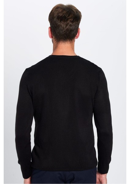 Erkek Standart Fit Normal Kesim Yumuşak Dokulu Tüylenmeyen Siyah V Yaka Triko Kazak indirimleri