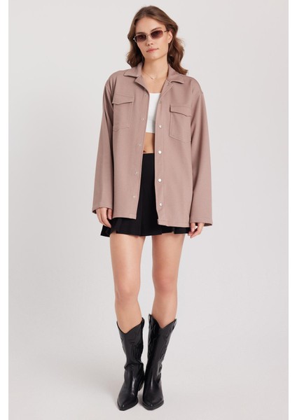 Kadın Relax Fit Rahat Kesim Çift Cepli Örme Vizon Apaş Yaka Gömlek indirimleri