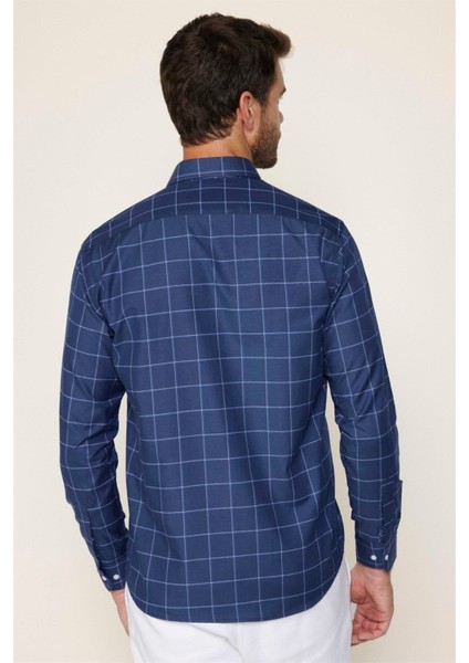 Erkek Regular Fit Klasik Kesim Düğmeli Yaka Küçük Kareli Pamuklu Lacivert Gömlek fırsatları