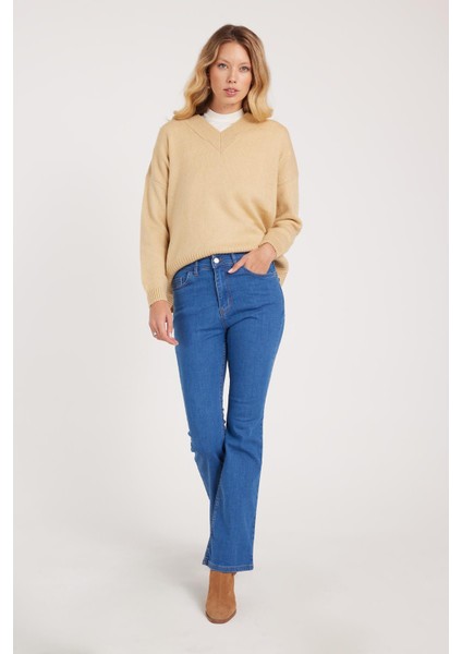 Kadın Regular Fit Klasik Kesim Pamuklu İspanyol Paça Mavi Jean Kot Pantolon fiyatları