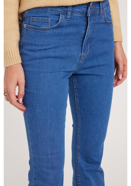 Kadın Regular Fit Klasik Kesim Pamuklu İspanyol Paça Mavi Jean Kot Pantolon modelleri