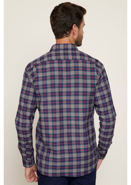 Erkek Regular Fit Klasik Kesim Düğmeli Yaka Küçük Kareli Pamuklu Gömlek fırsatları