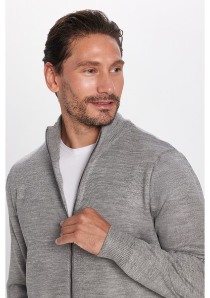 Erkek Slim Fit Dar Kesim Açık Gri Dik Yaka Fermuarlı Düz Hırka fiyatları