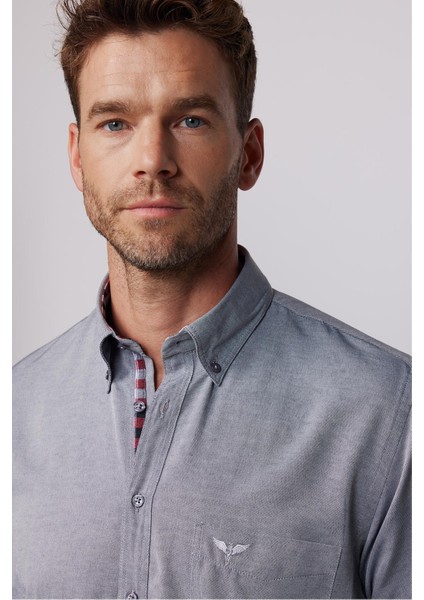 Erkek Regular Fit Klasik Kesim Pamuklu Oxford Doku Tek Cepli Gri Düğmeli Yaka Gömlek fiyatları