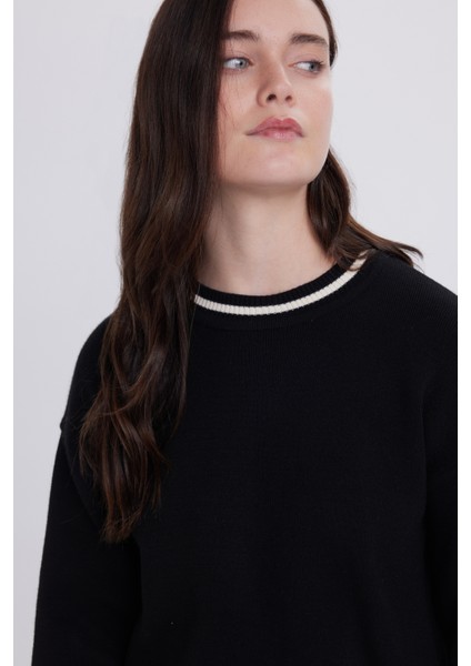 Kadın Oversize Geniş Kesim Bisiklet Yaka Çizgili Siyah Kazak fiyatları